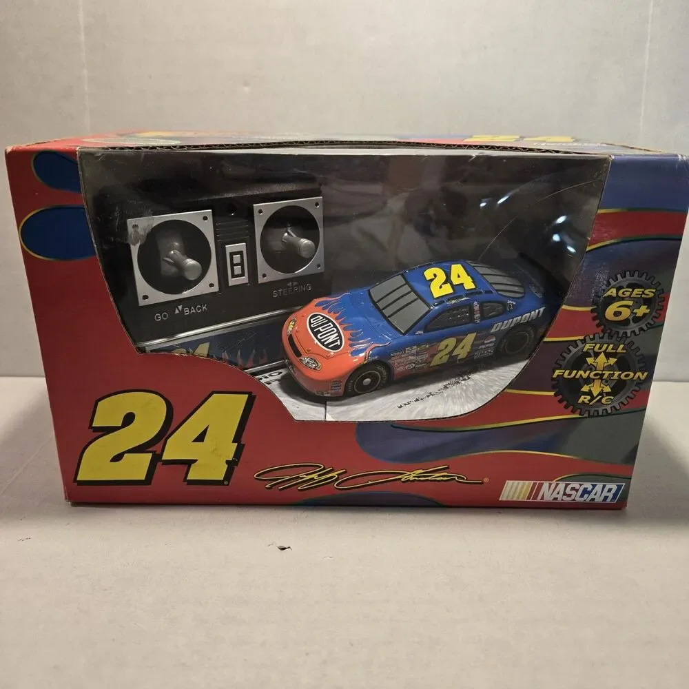 Remote Control Car Jeff Gordon 1:43 2007 NASCAR Dupont Chevrolet Front Runners